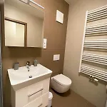 Apartman Albere Modern - Old Town, King Bed & Balcony