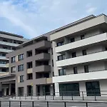 Albere Modern - Old Town, King Bed & Balcony Apartman
