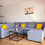 Albere Modern - Old Town, King Bed & Balcony * Kassa