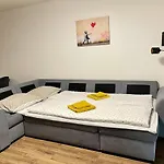 Apartman Albere Modern - Old Town, King Bed & Balcony Kassa