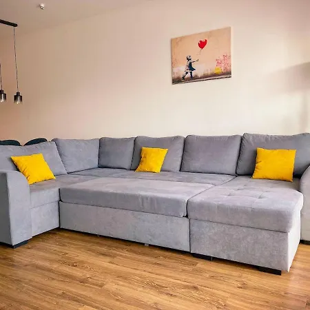 Albere Modern - Old Town, King Bed & Balcony * 코시체