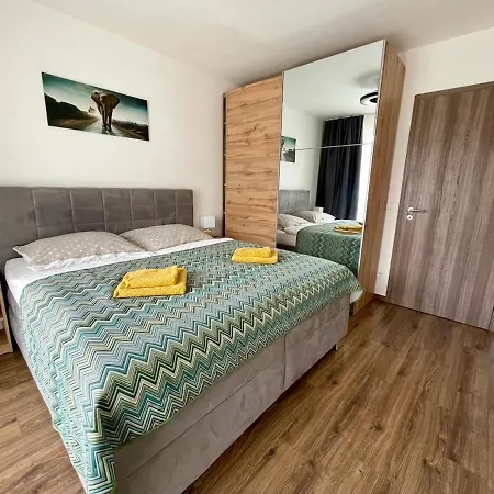 Albere Modern - Old Town, King Bed & Balcony 公寓