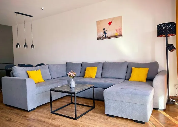 Albere Modern - Old Town, King Bed & Balcony * Košice