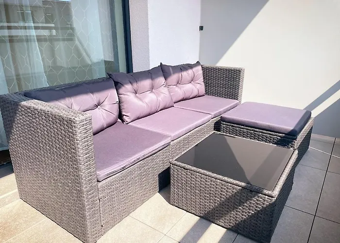 Albere Modern - Old Town, King Bed & Balcony Apartamento *